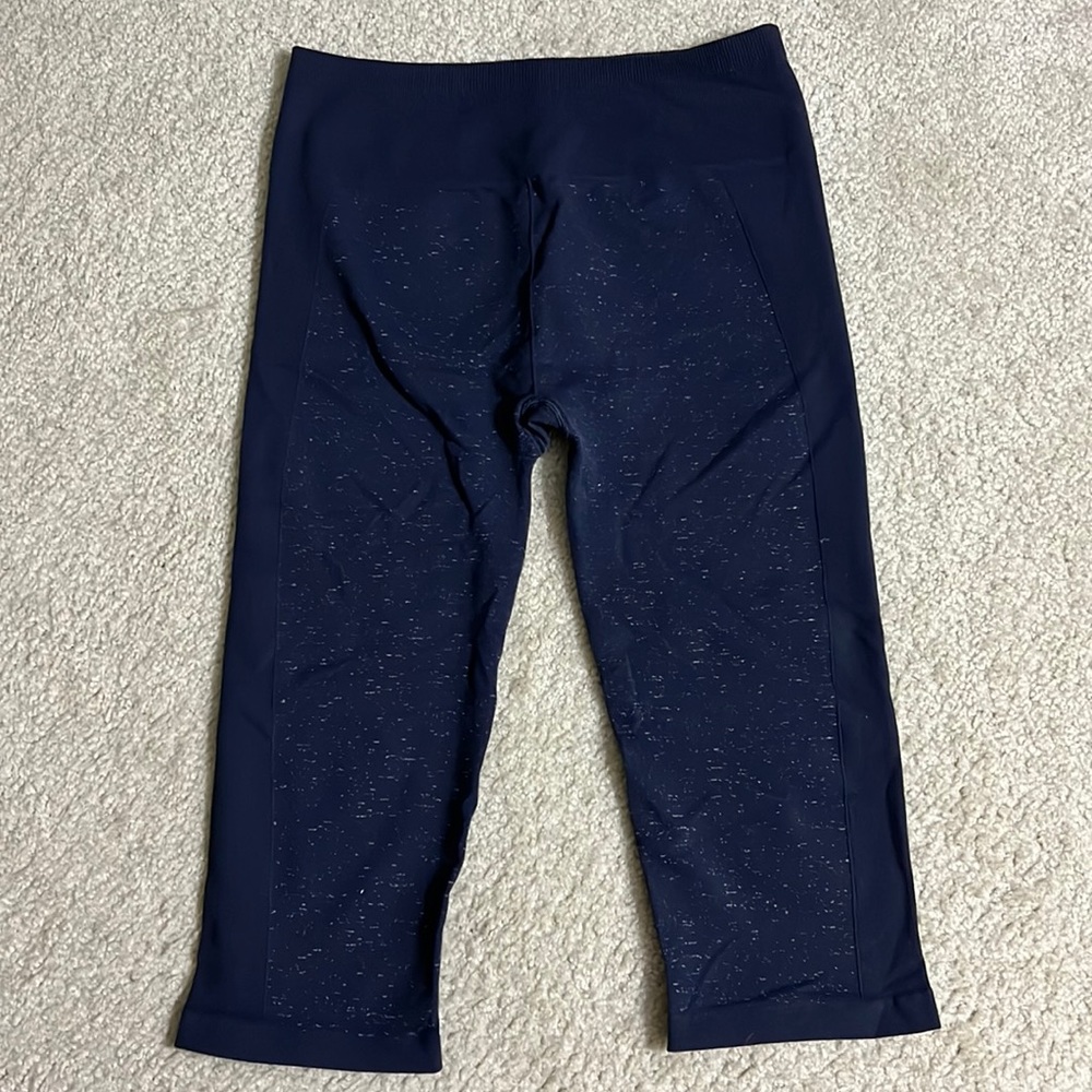 Lululemon Women’s Cropped Navy Speckled Leggings.  Size 12
